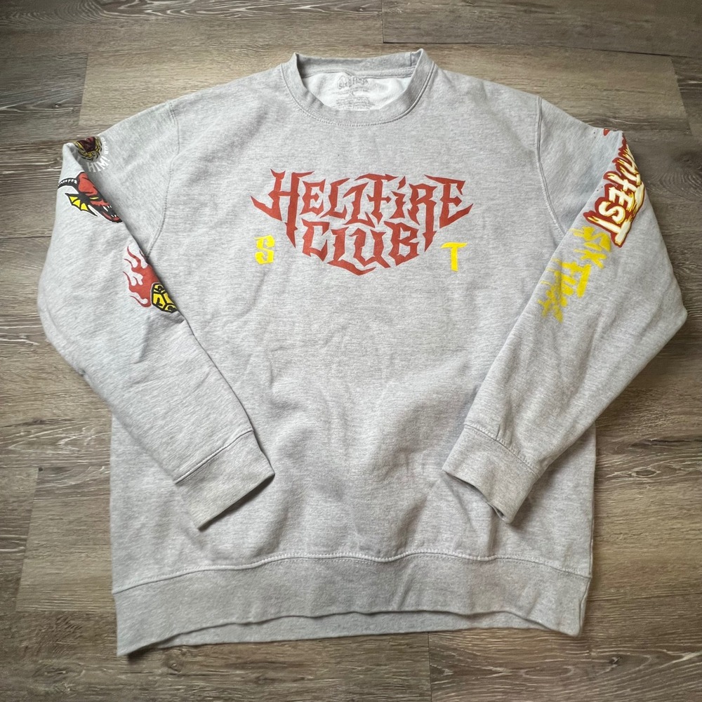 Six Flags Stranger Things Hellfire Club Sweatshirt Men XL Gray Graphic Crewneck